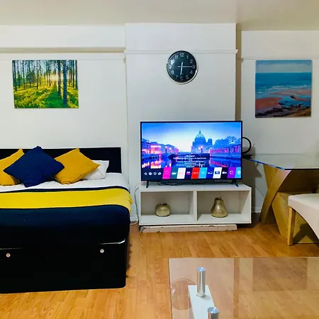 London Stratford 3 Bedrooms House, Separate Reception, Close To Abba, Westfield, Olympic Stadium
